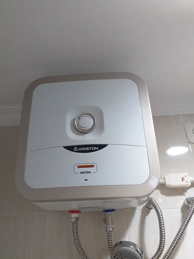 What water heater replacement cost depends on in Florida